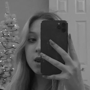 Meet your Posher, Ella